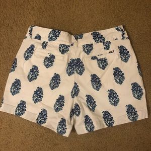 Vineyard Vines Preppy Floral 5 Inch Shorts: Size 4